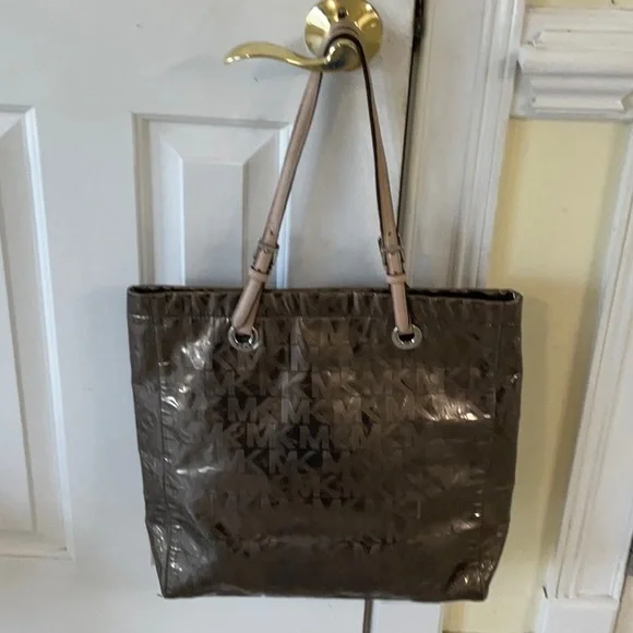 Michael Kors Bag - Picture 2 of 9